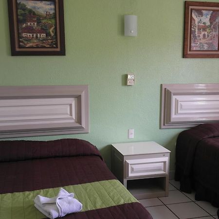 Hotel El Roble Tuxtla Gutiérrez Екстериор снимка
