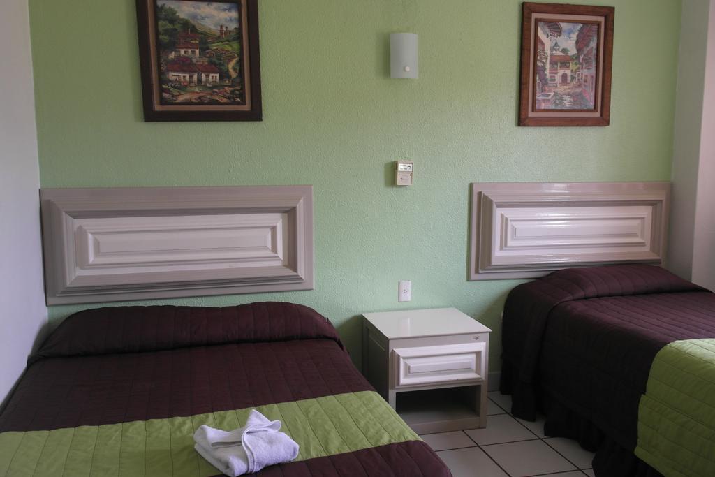 Hotel El Roble Tuxtla Gutiérrez Екстериор снимка