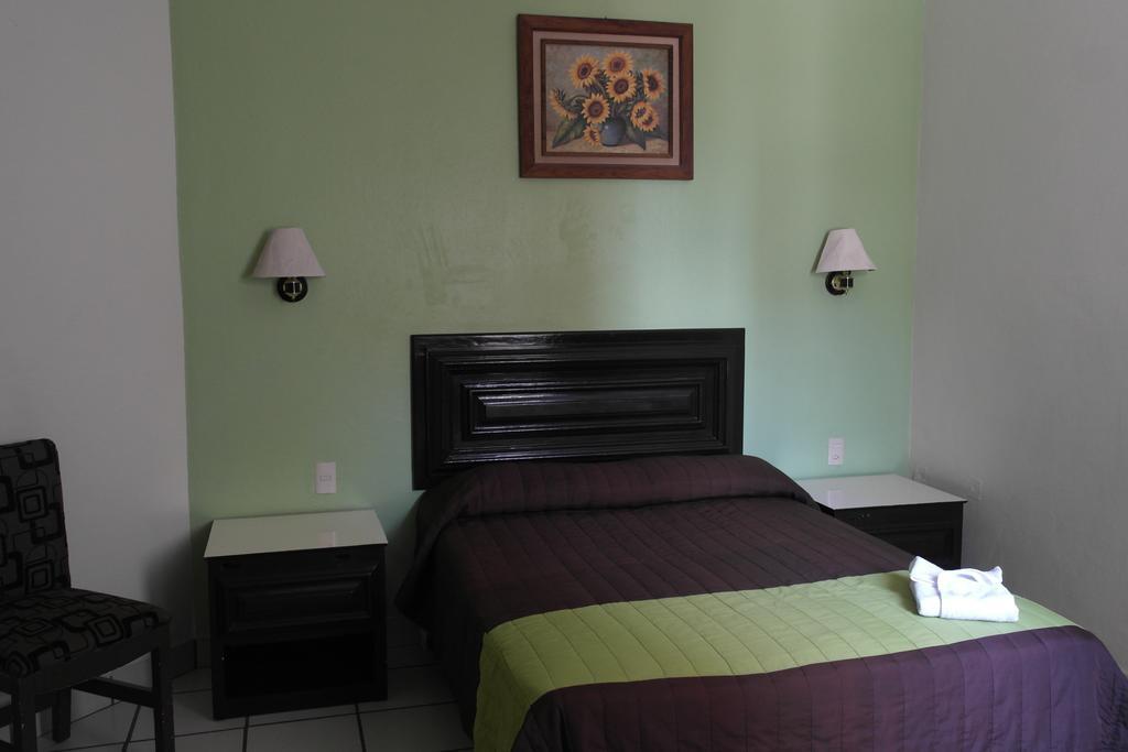 Hotel El Roble Tuxtla Gutiérrez Екстериор снимка